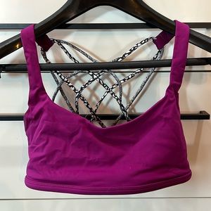 Lululemon sports bra size 4